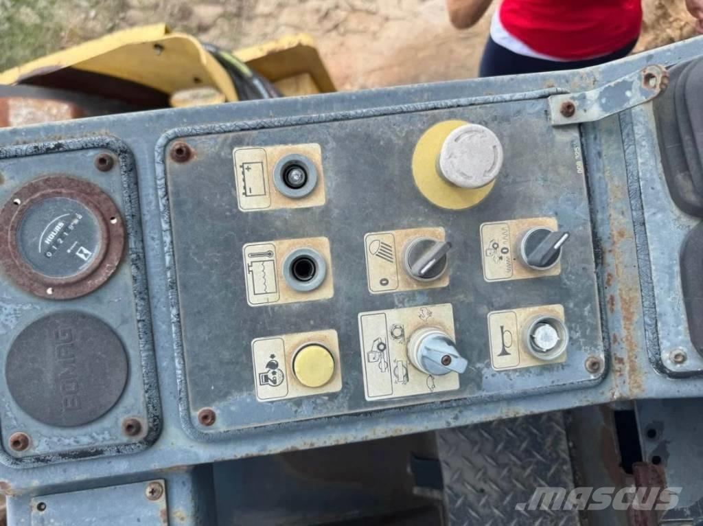 Bomag BW 211 P D-3 Ťahačové valce