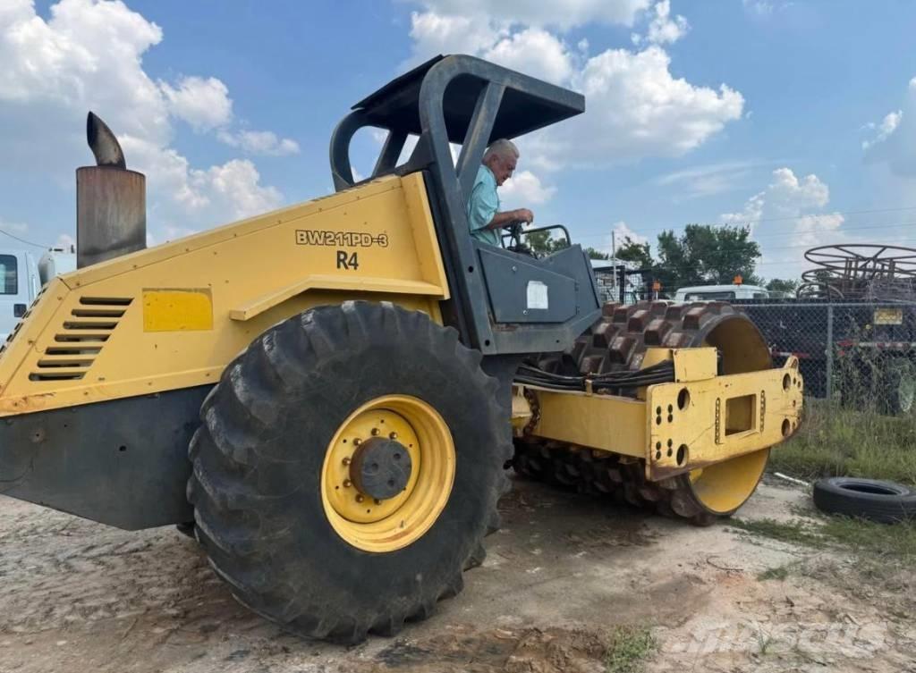 Bomag BW 211 P D-3 Ťahačové valce