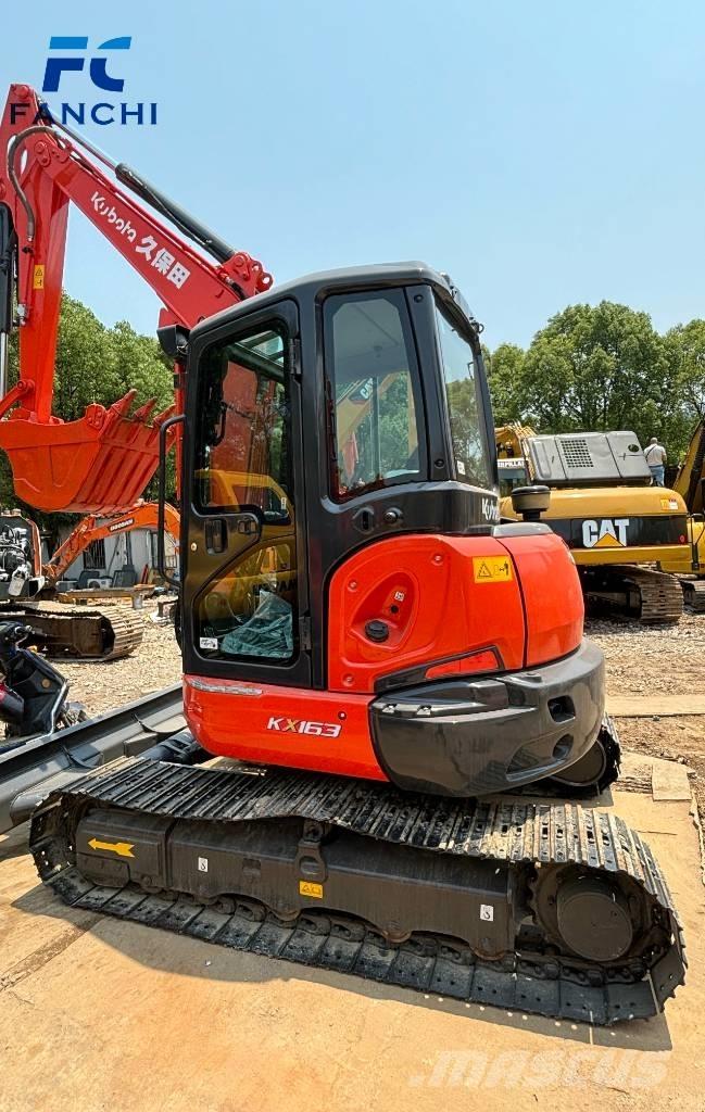 Kubota 163 Pásové rýpadlá