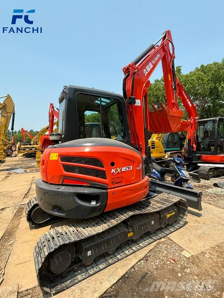 Kubota 163 Pásové rýpadlá