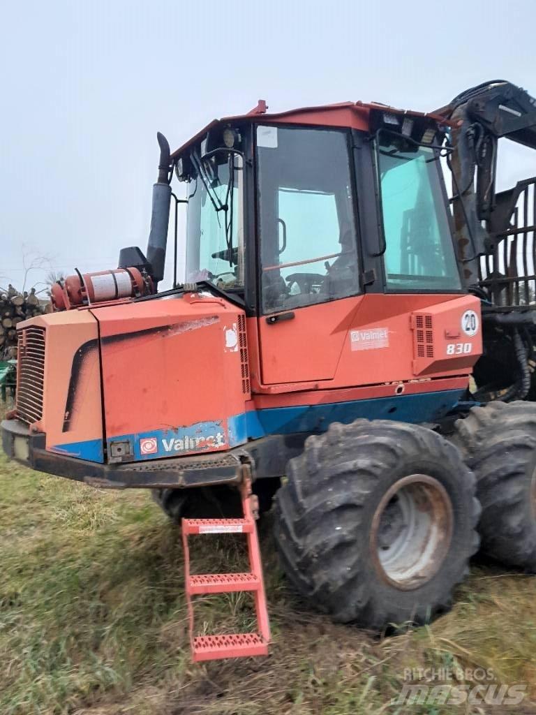 Valmet 830 Lesné traktory