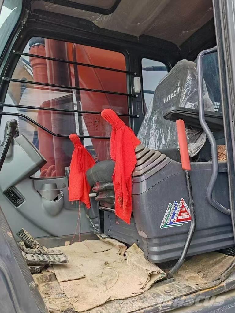 Hitachi 350H-3G Pásové rýpadlá