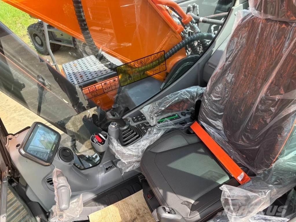 Develon DX255LC-7 Pásové rýpadlá