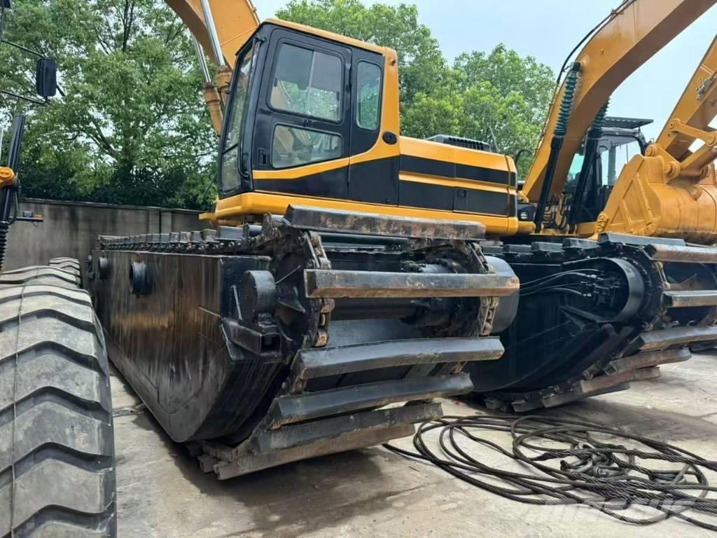 CAT 320 B Obojživelná rýpadlá