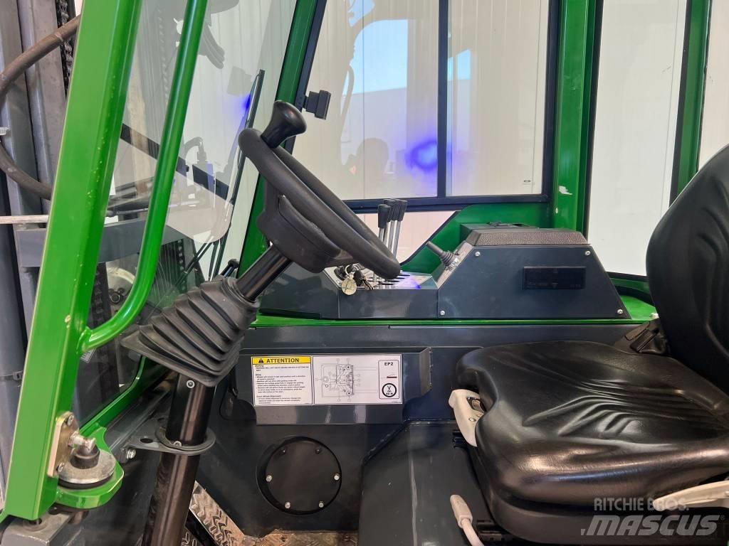 Combilift CBE2500 4 cestné vysokozdvižné vozíky
