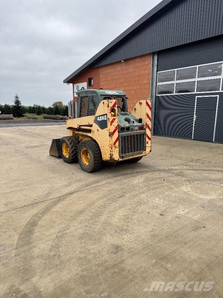 Gehl 4840 Šmykom riadené nakladače