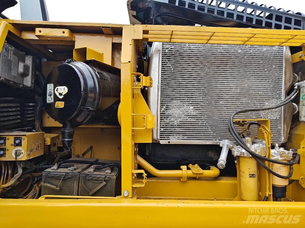 CAT 330 D2 L Pásové rýpadlá