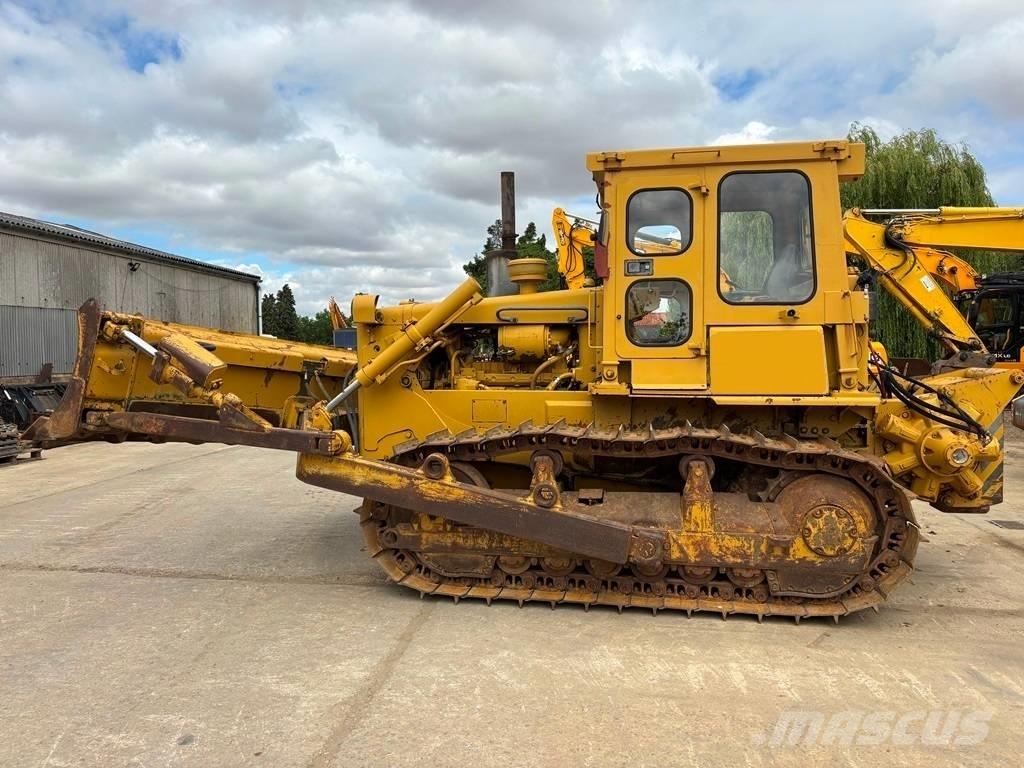 CAT D 6 D Pásové dozéry