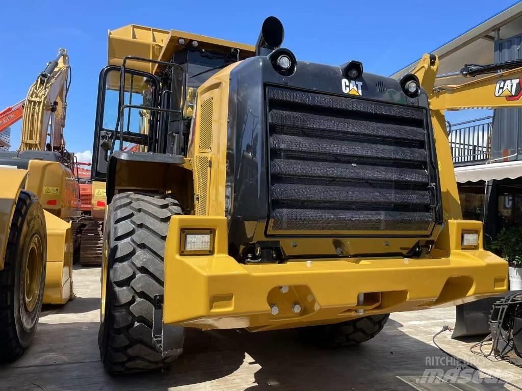 CAT CAT 988 Kolesové nakladače