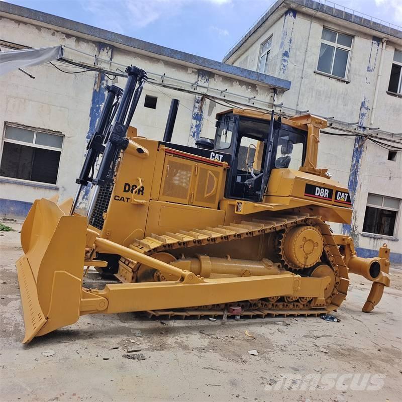 CAT D 8 R Pásové dozéry