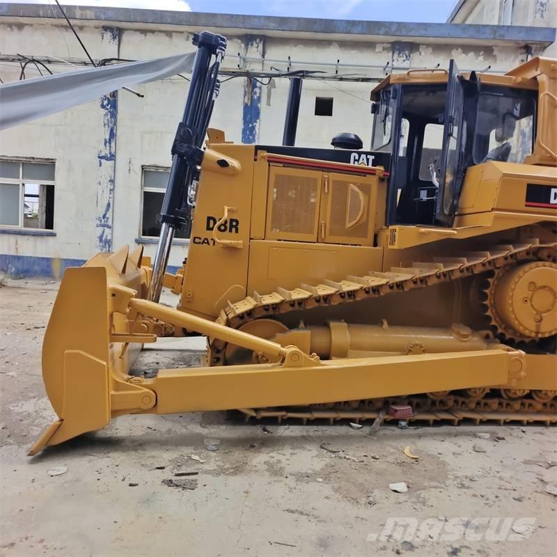 CAT D 8 R Pásové dozéry