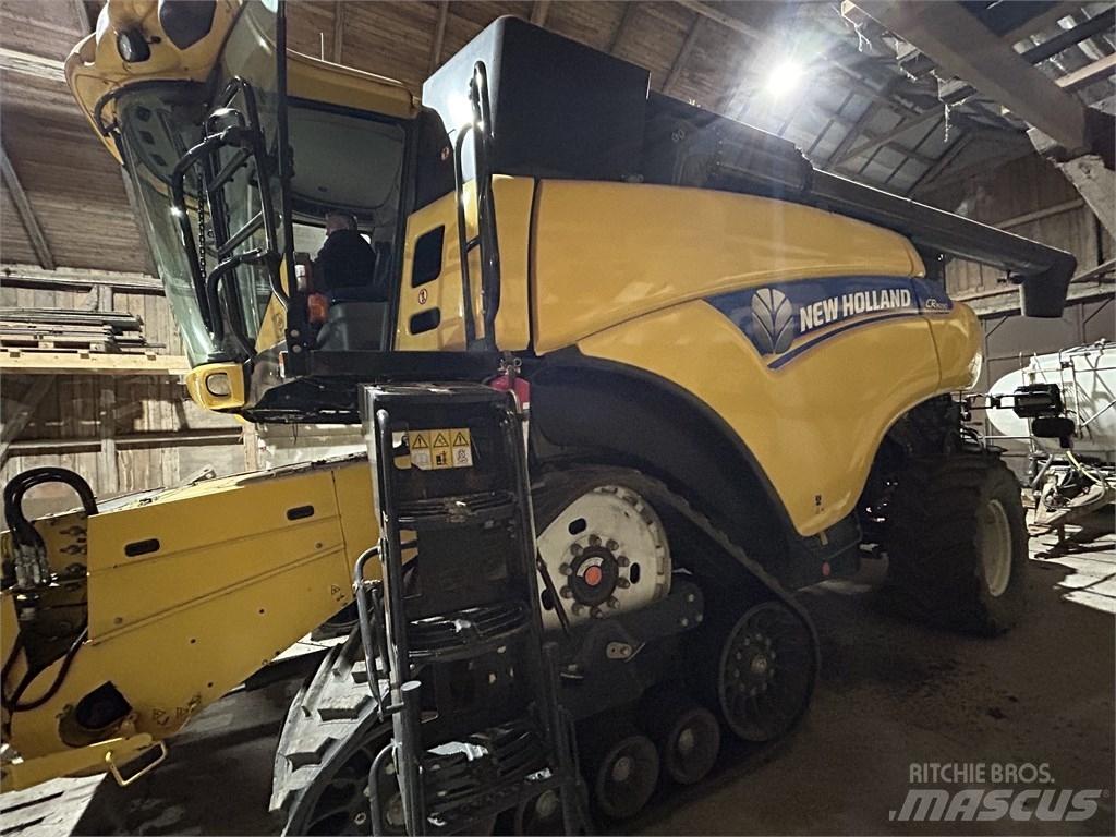 New Holland CR 9090 Kombinované zberacie stroje