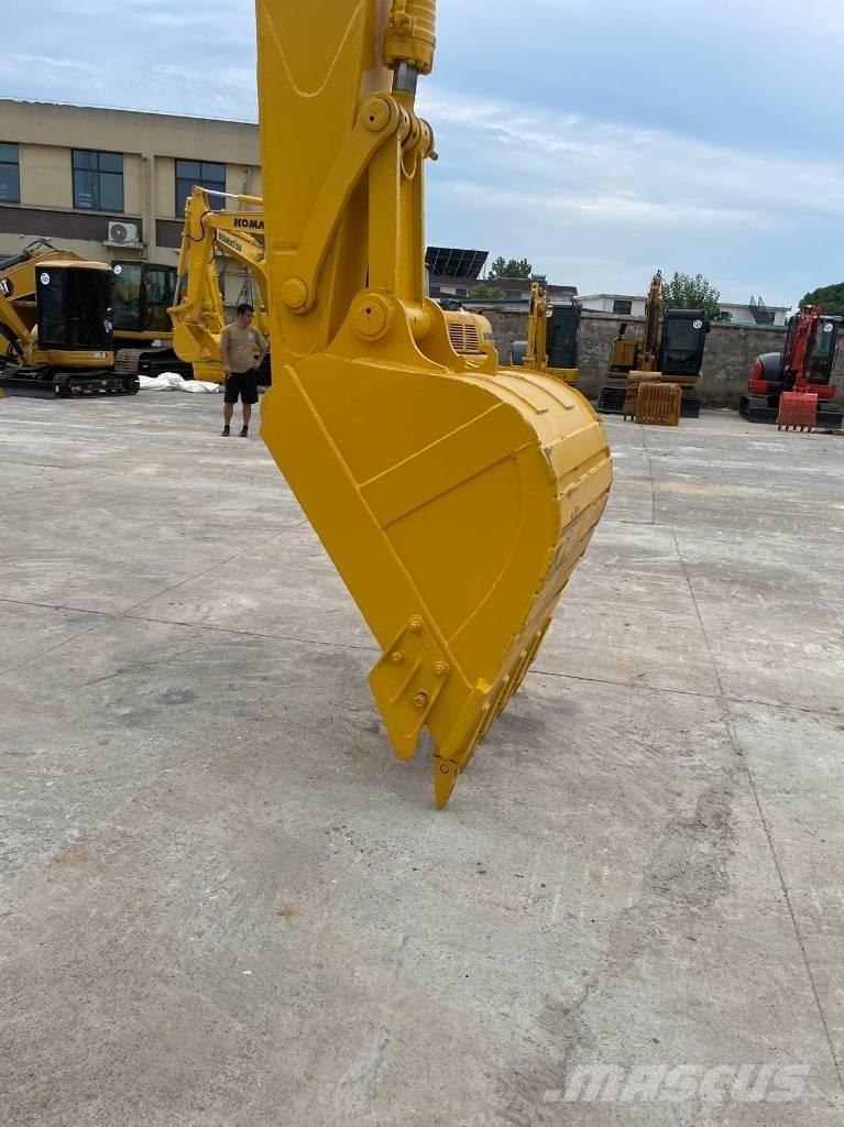 Komatsu pc220-7 Pásové rýpadlá