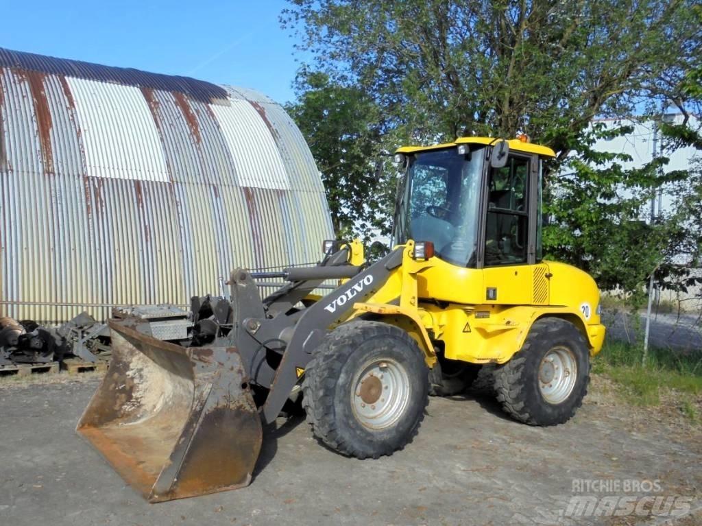 Volvo L 30 B-Z/X Kolesové nakladače