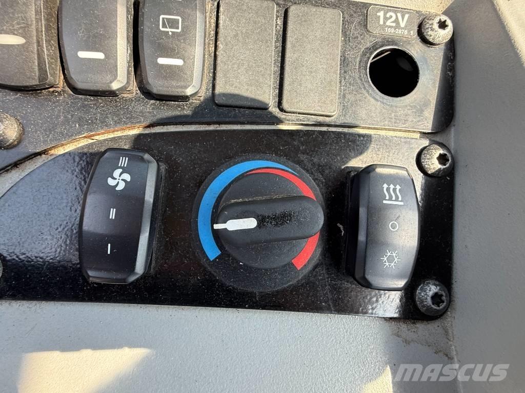 CAT 908 Kolesové nakladače