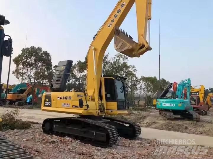 Komatsu PC200-8 Pásové rýpadlá