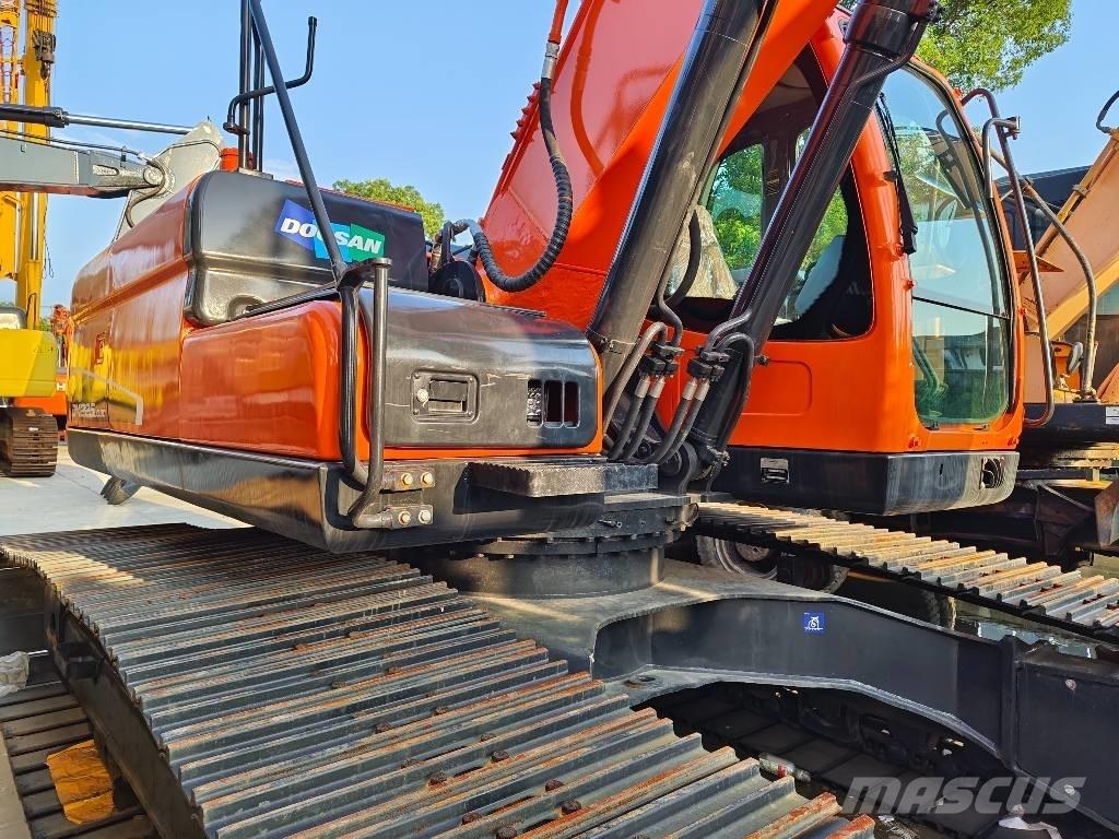 Doosan DX 225 LC Pásové rýpadlá