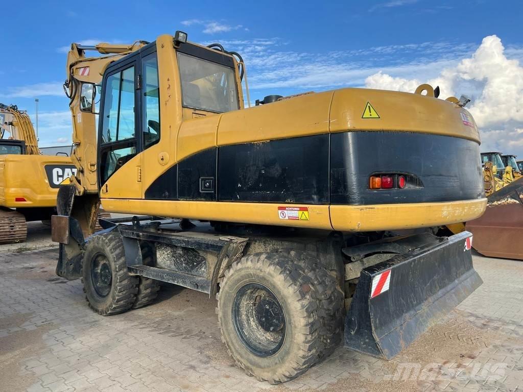 CAT M318C Špeciálne bagre