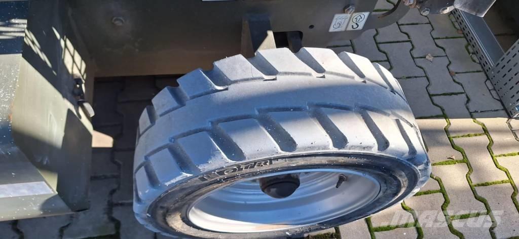 JLG M 3369 Nožnicové zdvíhacie plošiny