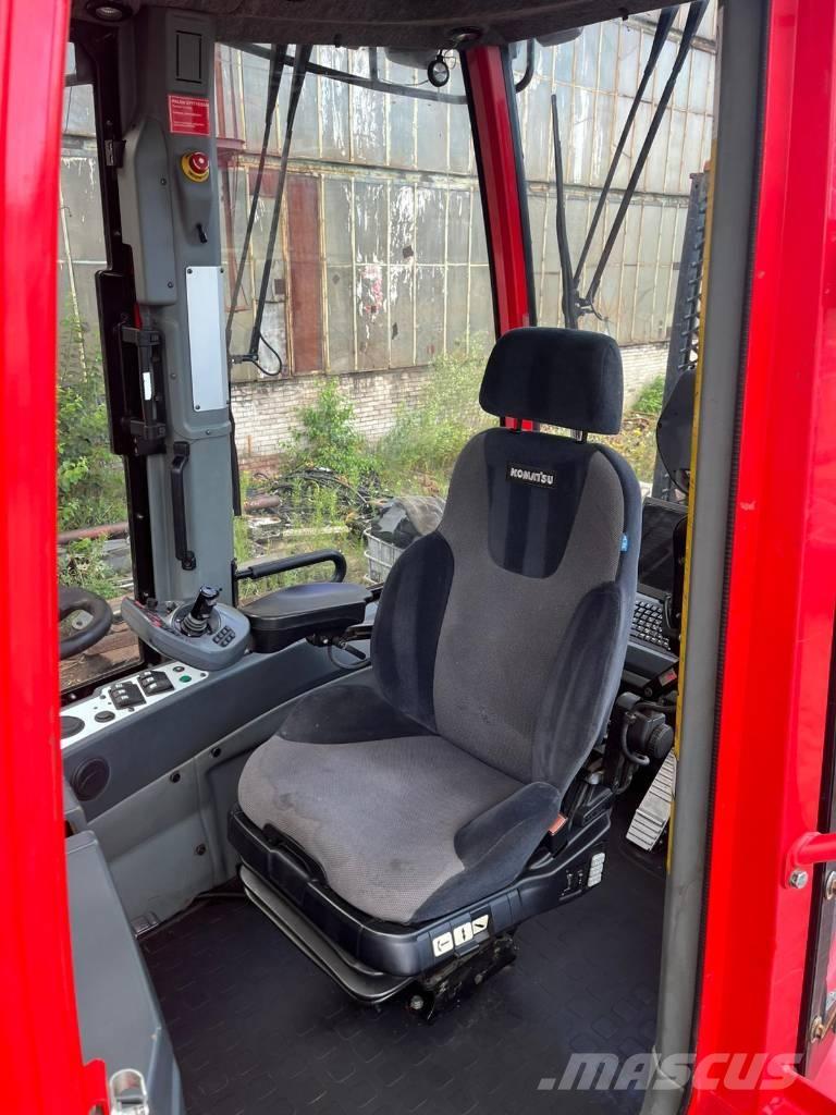 Komatsu 875 Lesné traktory