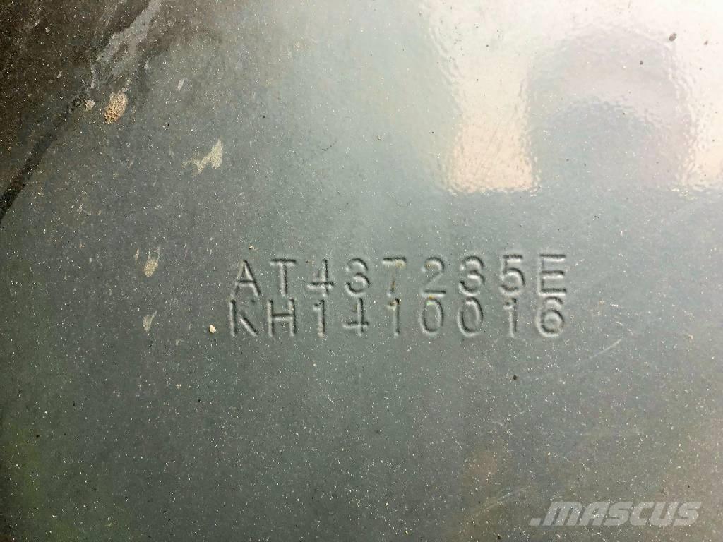 John Deere 903M Stínacie harvestory