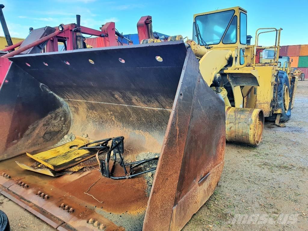 CAT 988 F II Kolesové nakladače