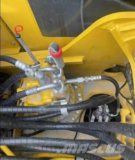 Komatsu 220-8K Pásové rýpadlá