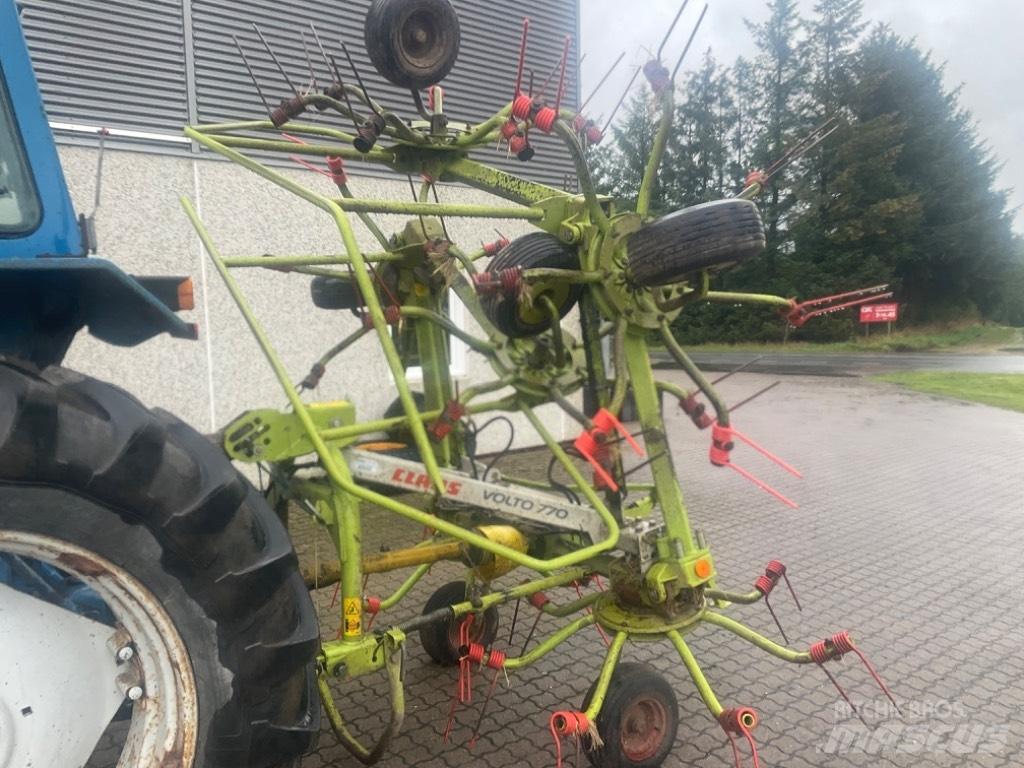 CLAAS Volto 770 Obracače a zhrabovače sena