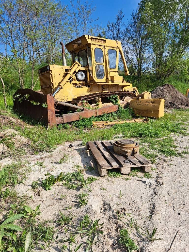 Komatsu D85A Pásové dozéry