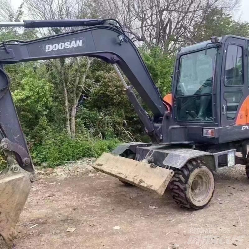 Doosan DX60W Kolesové rýpadlá