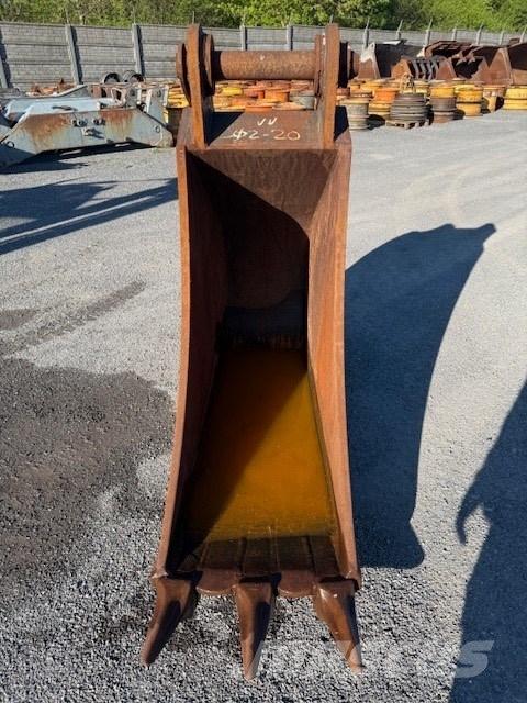CAT 323 USED BUCKET Hĺbkové lopaty