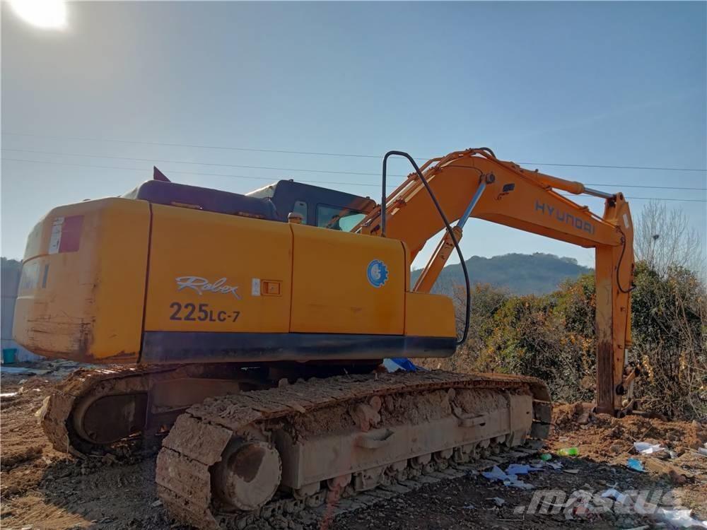 Hyundai R225LC-7 Pásové rýpadlá