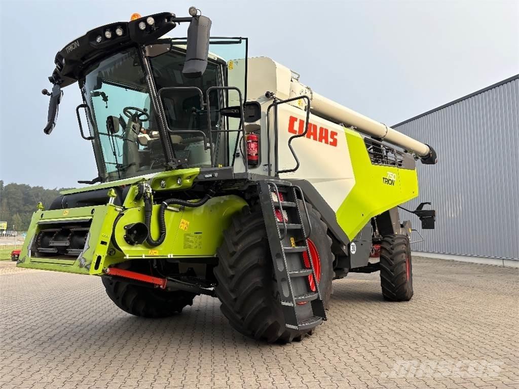 CLAAS TRION 750 Kombinované zberacie stroje