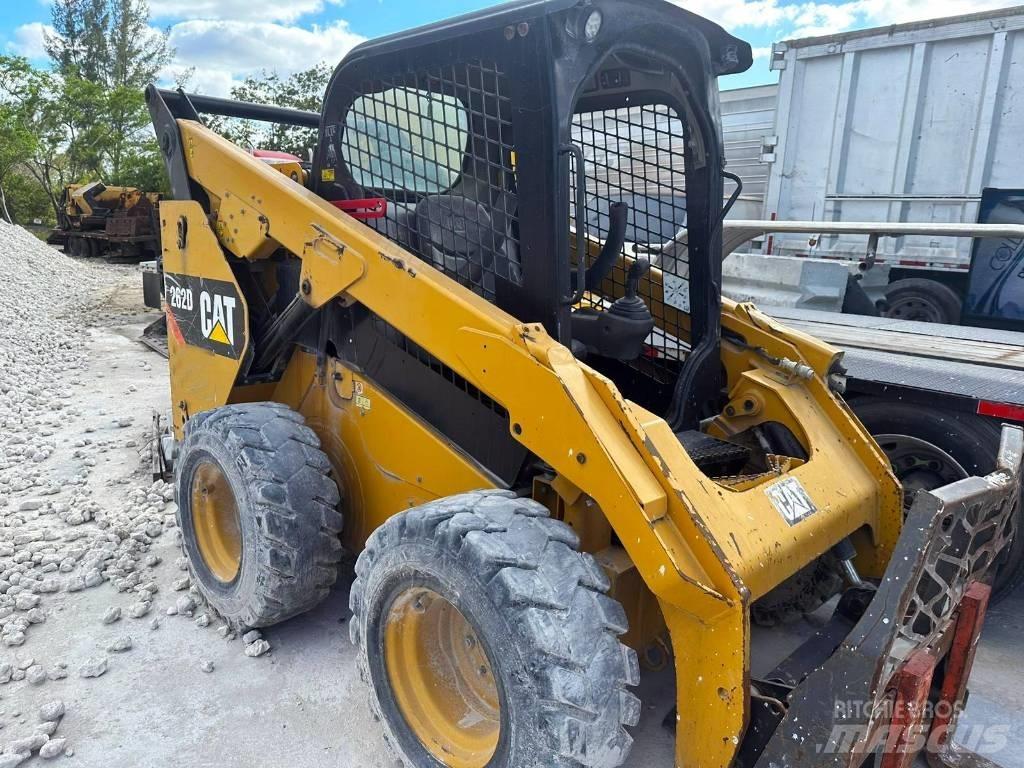 CAT 262 D Šmykom riadené nakladače