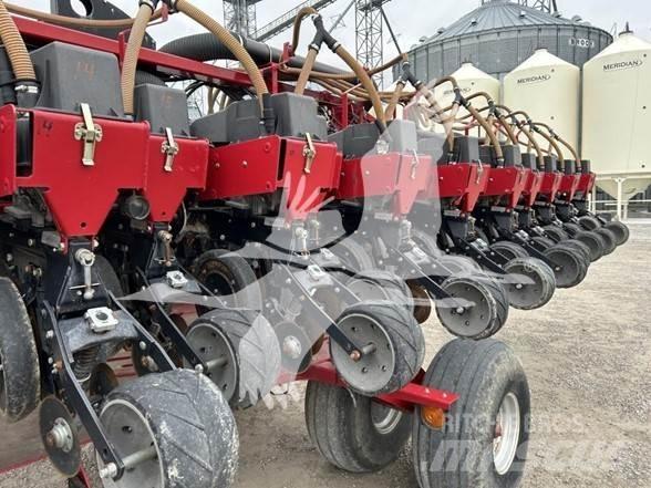 Case IH 1200 Sadiace stroje