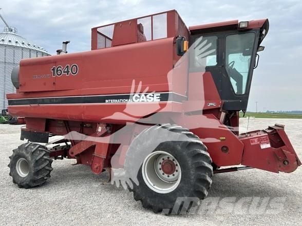 Case IH 1640 Kombinované zberacie stroje