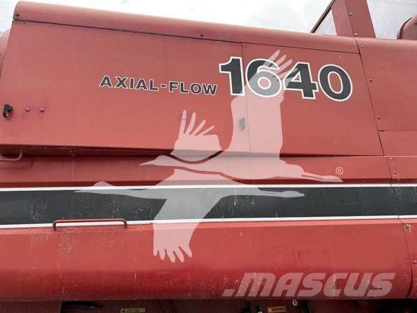 Case IH 1640 Kombinované zberacie stroje