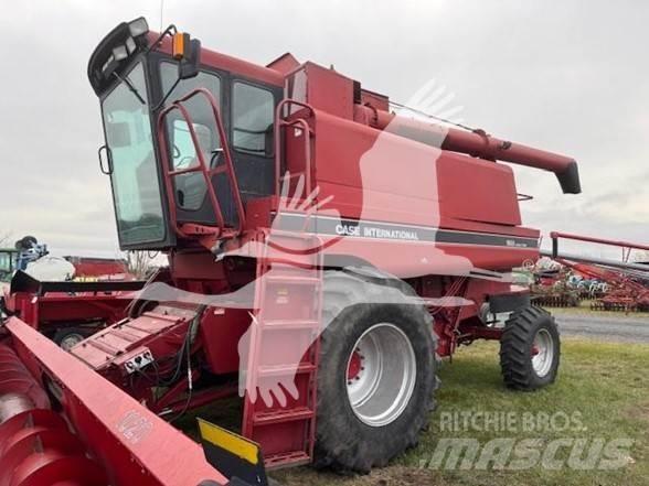Case IH 1680 Kombinované zberacie stroje