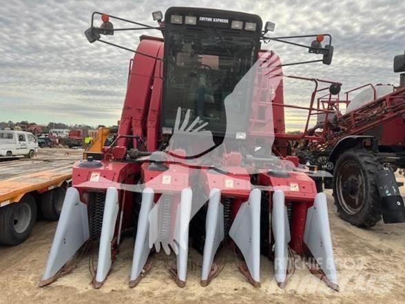Case IH 2055 Kombinované zberacie stroje