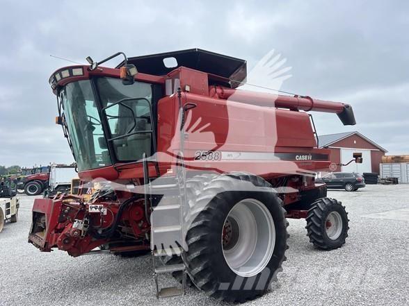 Case IH 2588 Kombinované zberacie stroje