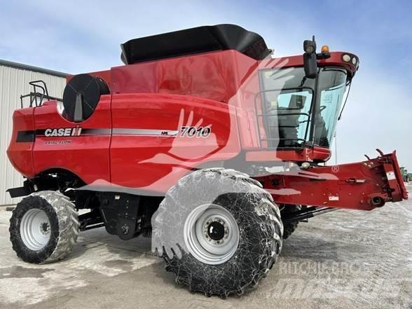 Case IH 7010 Kombinované zberacie stroje