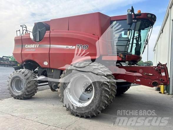 Case IH 7010 Kombinované zberacie stroje
