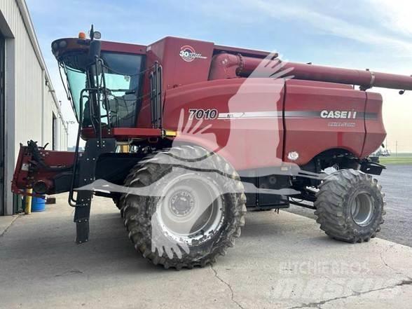 Case IH 7010 Kombinované zberacie stroje