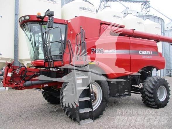 Case IH 7120 Kombinované zberacie stroje