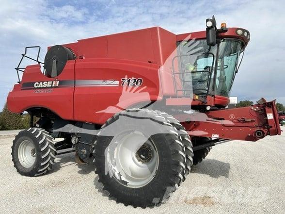 Case IH 7120 Kombinované zberacie stroje