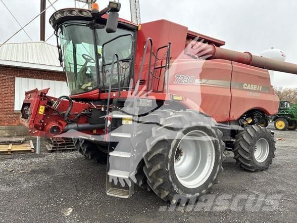 Case IH 7230 Kombinované zberacie stroje