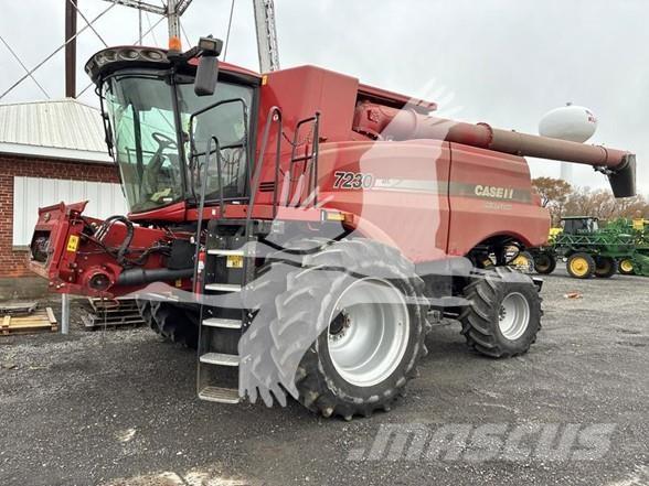 Case IH 7230 Kombinované zberacie stroje