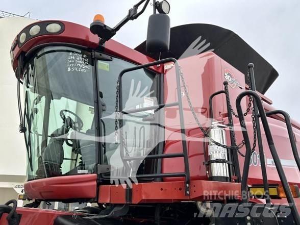 Case IH 8010 Kombinované zberacie stroje