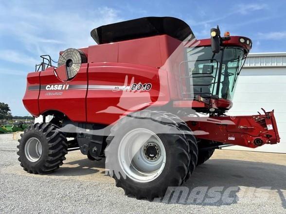 Case IH 8010 Kombinované zberacie stroje