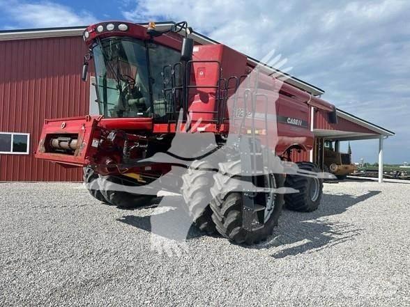 Case IH 8120 Kombinované zberacie stroje